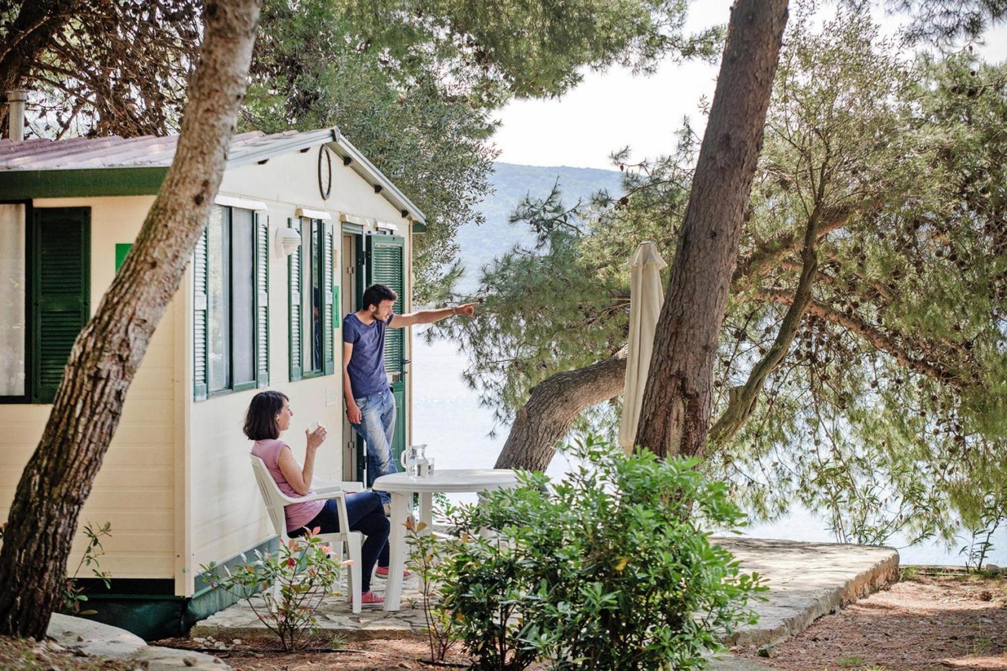 Mobile Homes In Camp Kovacine, Cres, With Long Pebble Beach 外观 照片